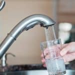 13 maneiras de evitar contaminação da água no seu imóvel