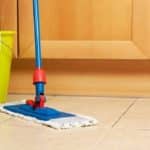 Como limpar piso cerâmico encardido