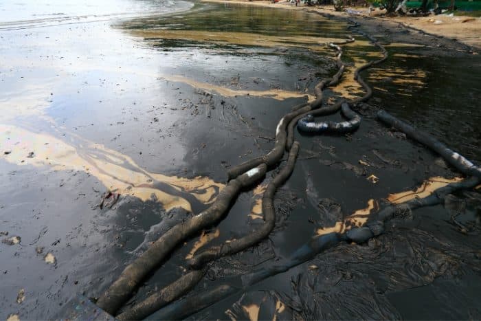 derramamento de óleo em áreas rurais