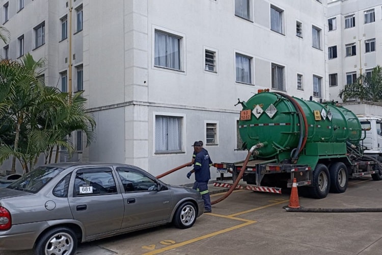 A Advento Desentupidora oferece serviços de sucção de inundação e limpeza de lodo em Porto Alegre e região. Rápido e eficiente.