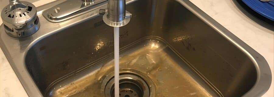 Soluções rápidas para desentupimento de pia em Porto Alegre. Atendemos residências, empresas, hospitais, hotéis, escolas e muito mais.