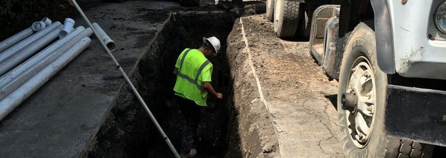 Descubra por que os tubos de esgoto entopem e saiba quando chamar uma desentupidora de rede de esgoto em Porto Alegre.